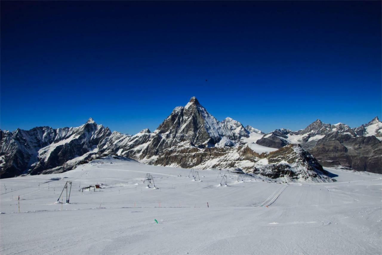 Hotel Petit Palais Breuil-Cervinia Exterior foto